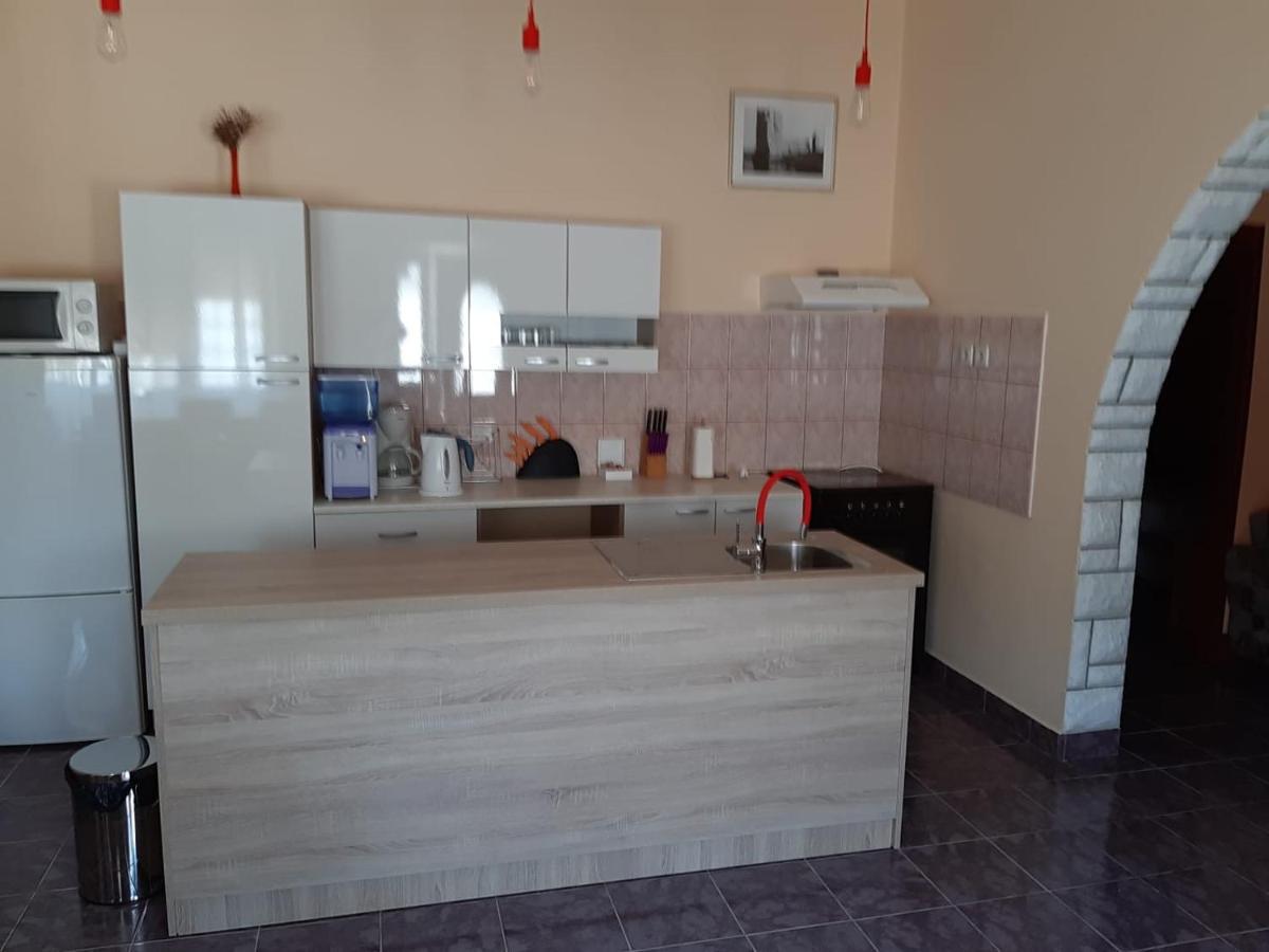 Apartment T&L Vir Εξωτερικό φωτογραφία